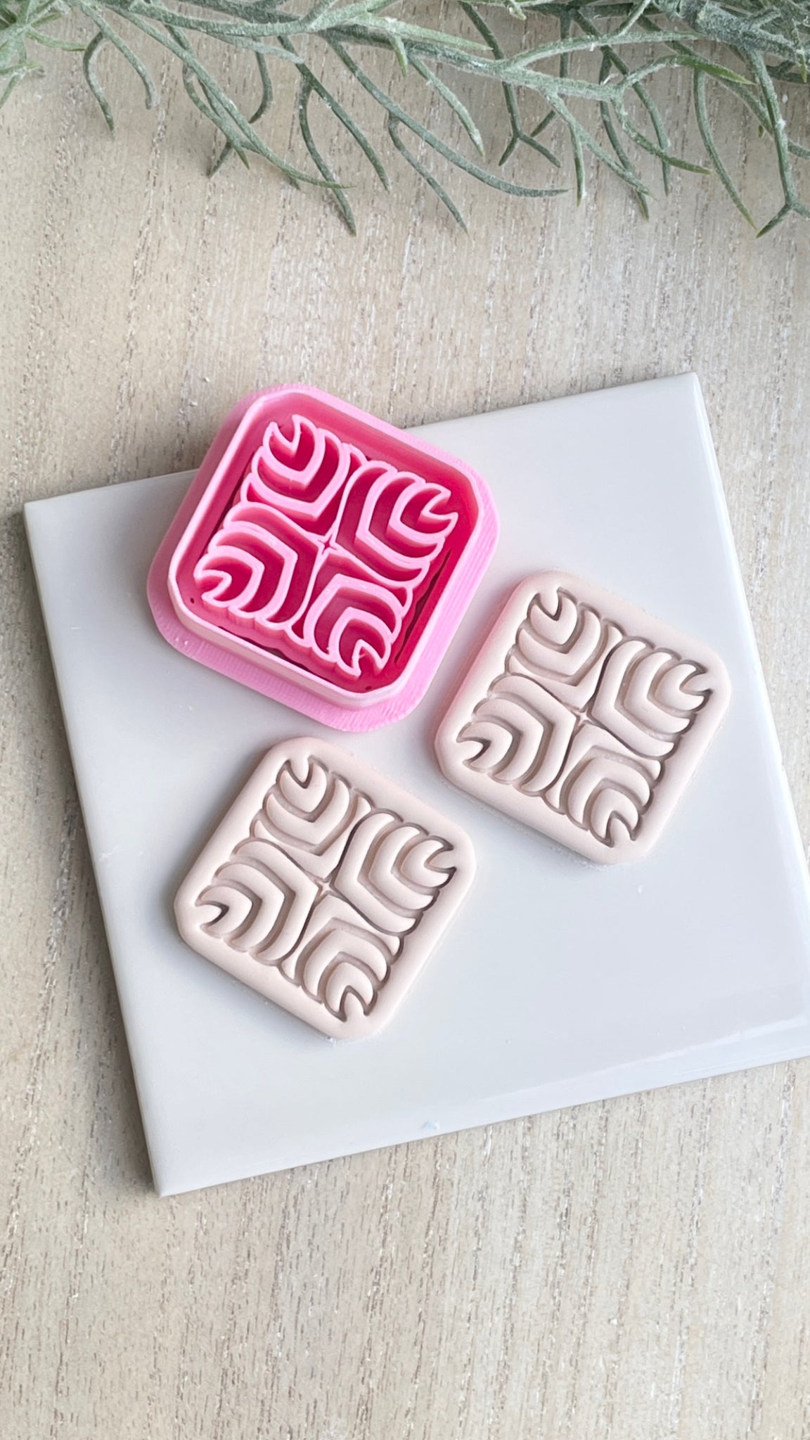 Astrid detailed cutter