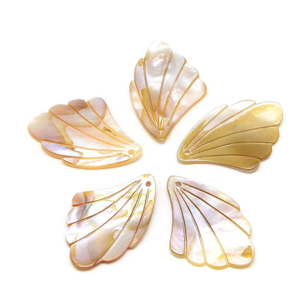 Scallop Natural Shell charms x 4 pieces