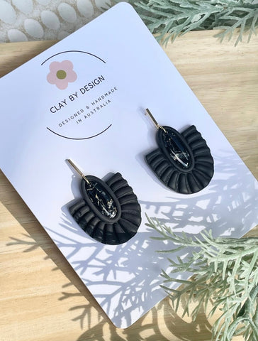 Black and oval fan dangles