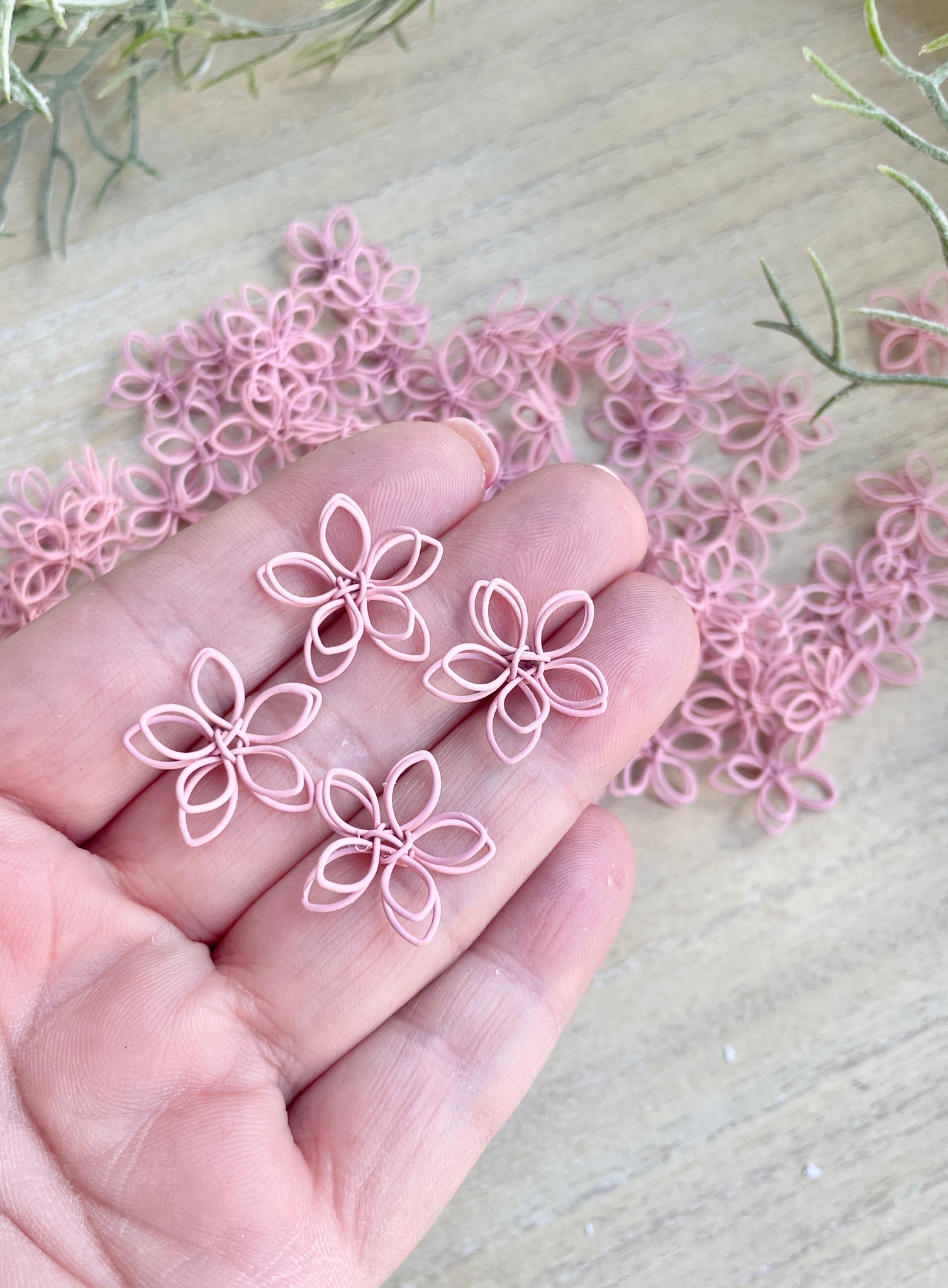 Dusty pink flower charms x 6 pieces