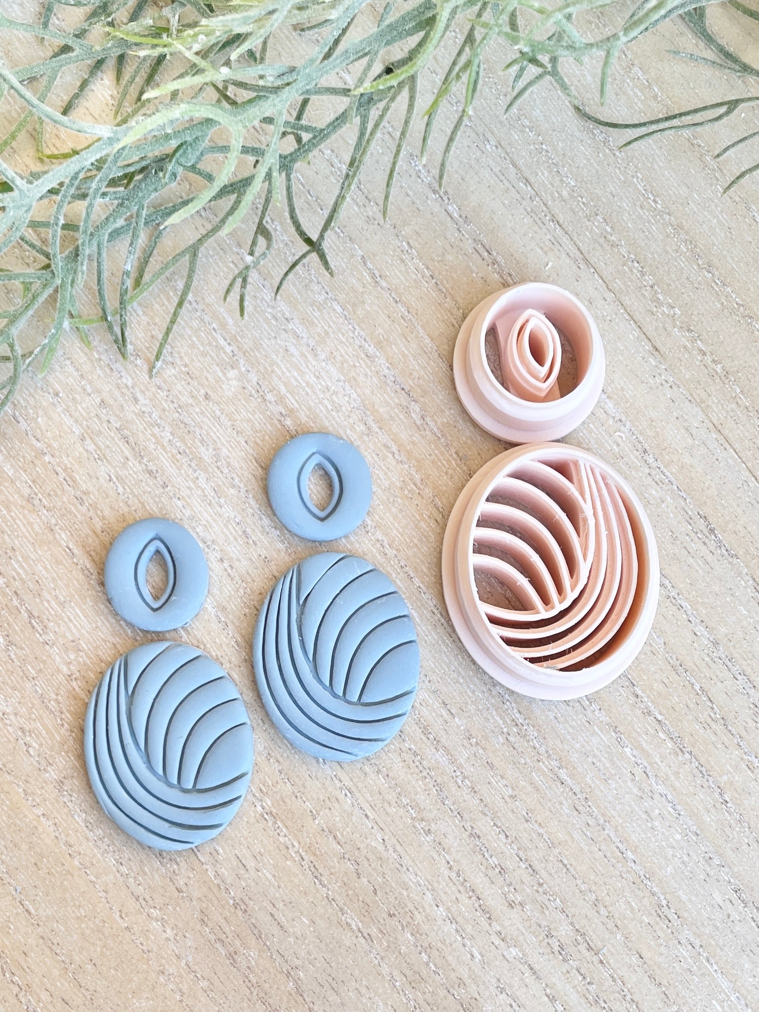 Wanda oval lines cutter set