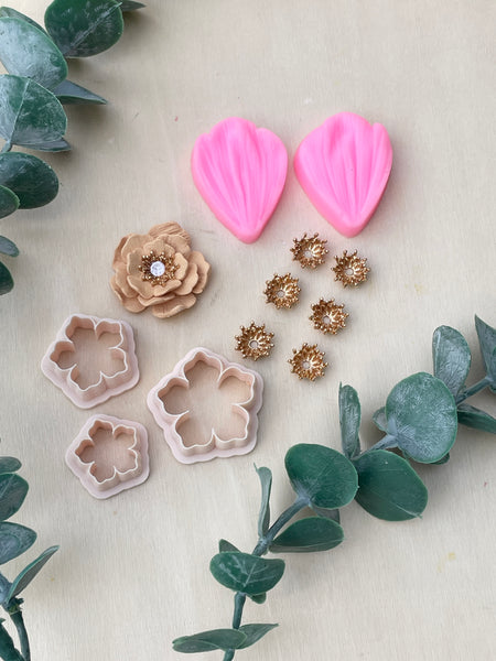 Flower gold plated centre embellishments x 8 pieces( cutters & petal press moulds are sold separately)