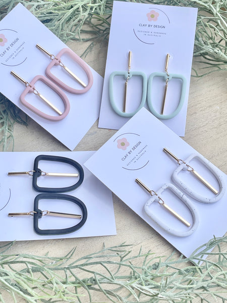 Modern arch dangles with bar detail