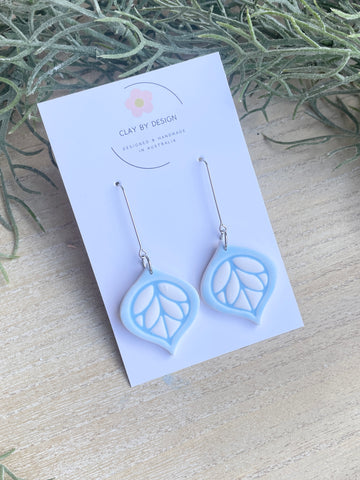 Blue leaf hooks