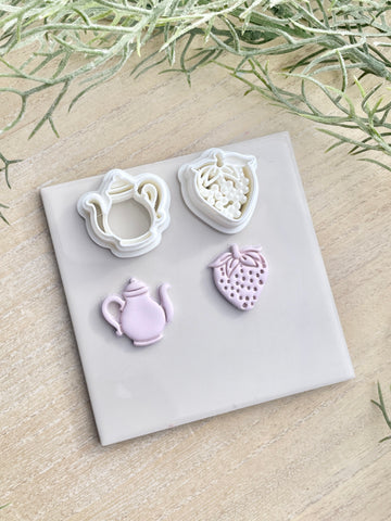 Tea jug & strawberry