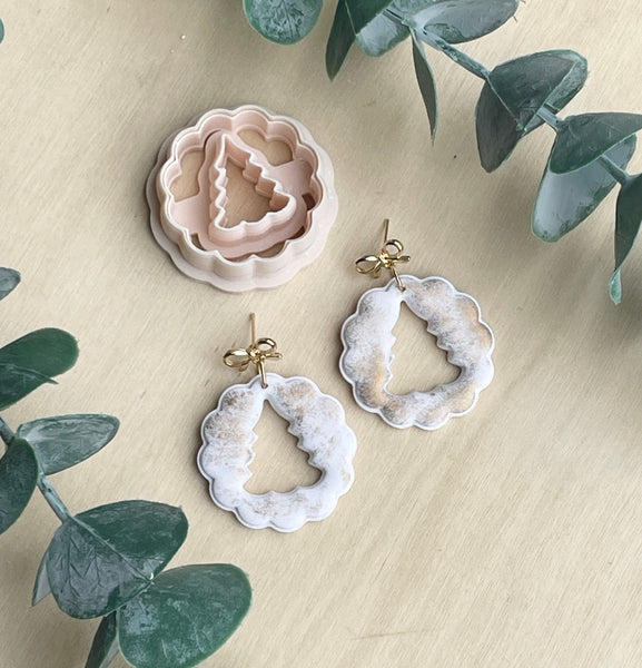 Scallop Christmas tree cutout