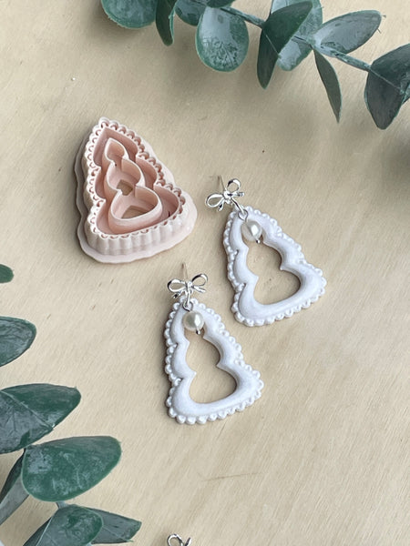 Neva Scalloped edge Christmas tree