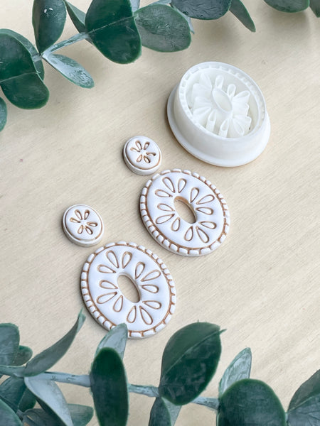 Betty Oval set