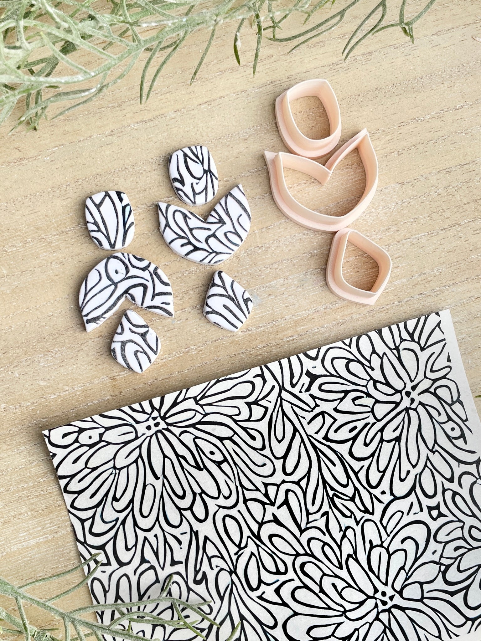 Tulip layered cutter set - optional transfer paper