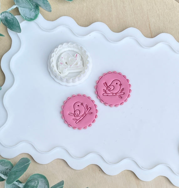 Spring bird scallop circle