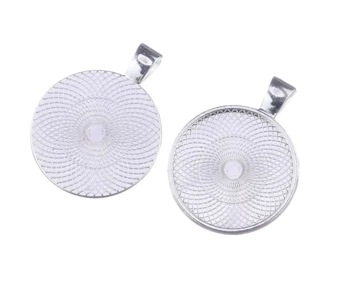 Bright silver plated 4cm tray bezel setting pendant x 2 pieces
