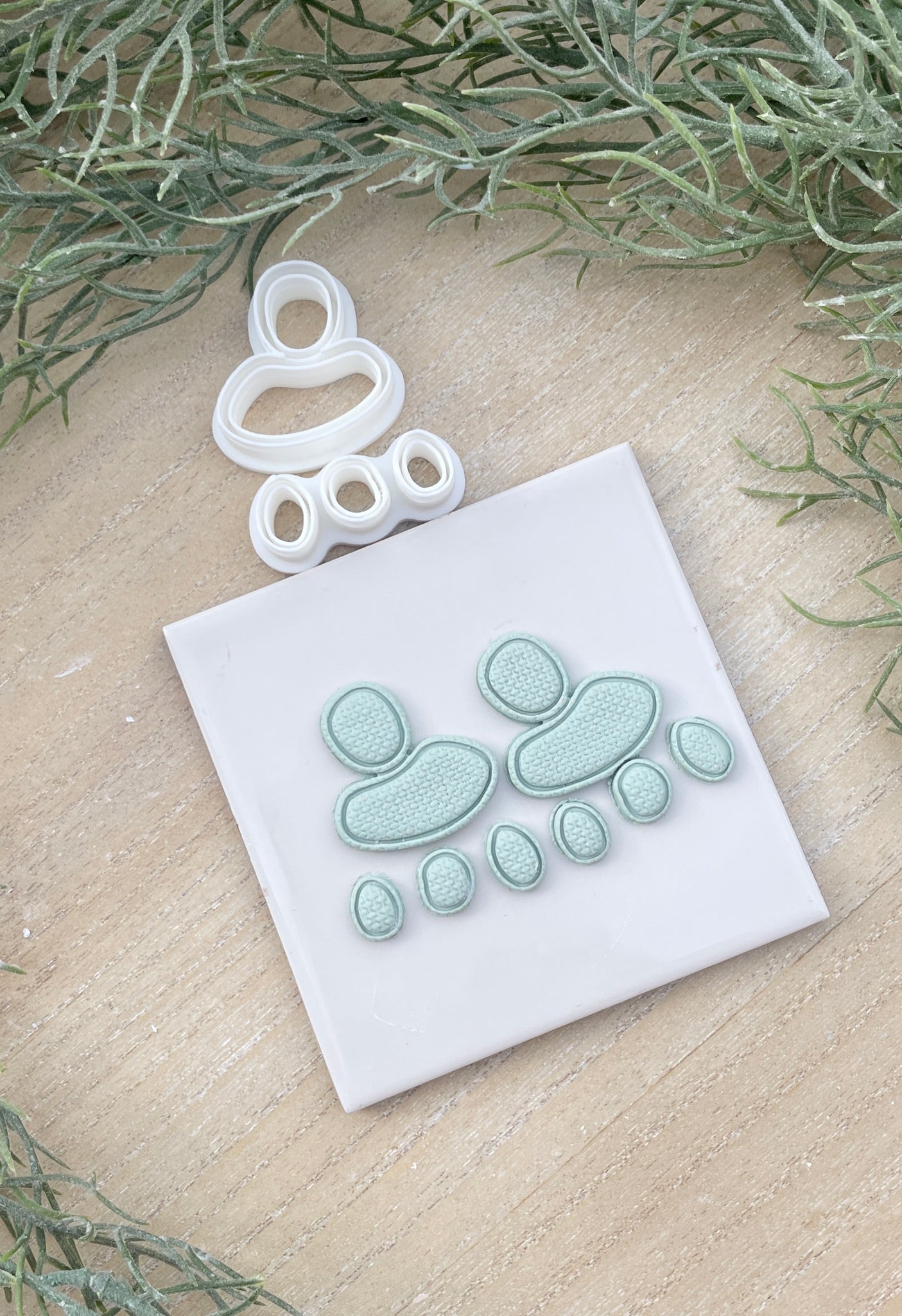 Pebble border organic cutter set