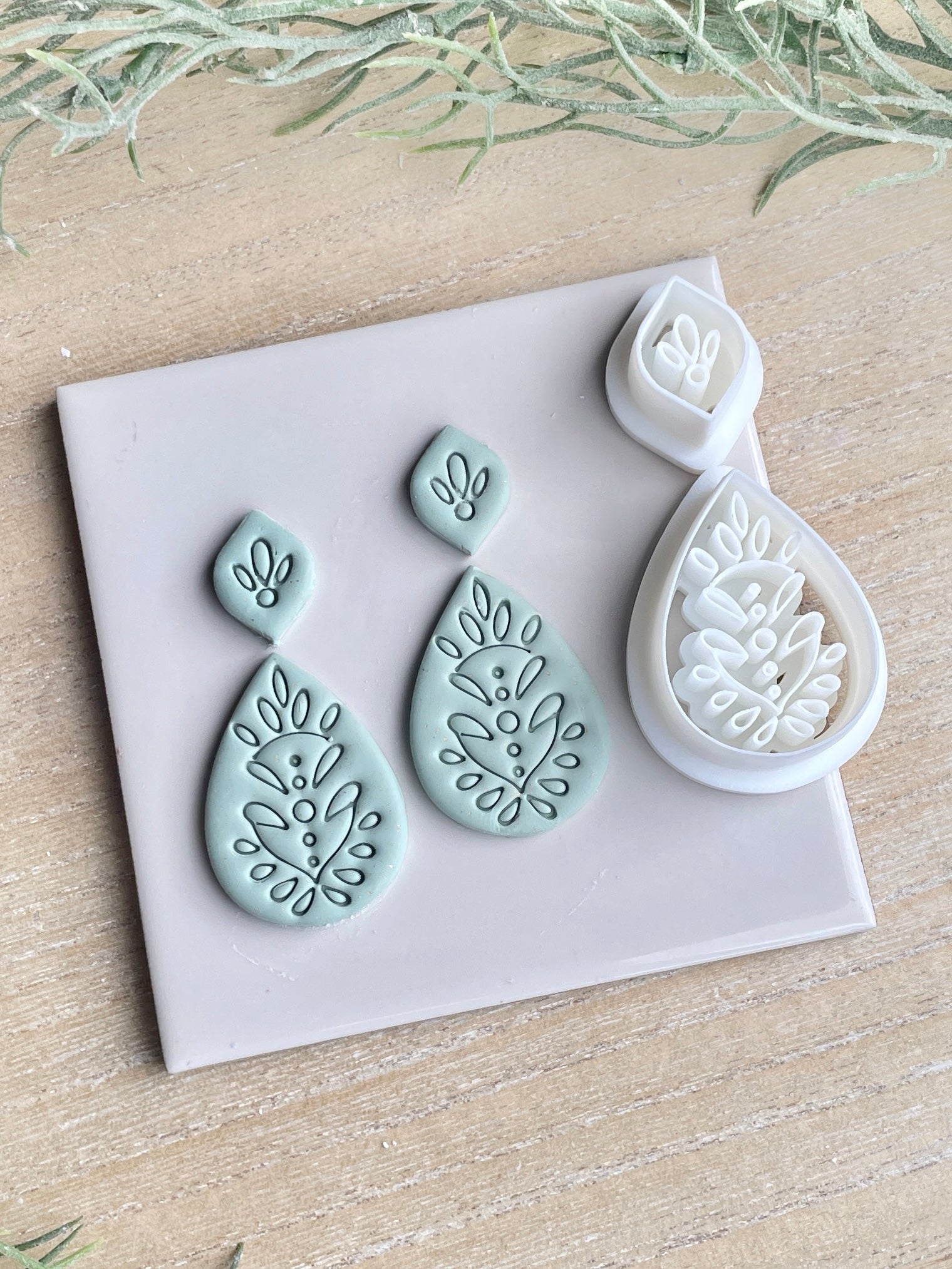 Genevieve 2 piece cutter set