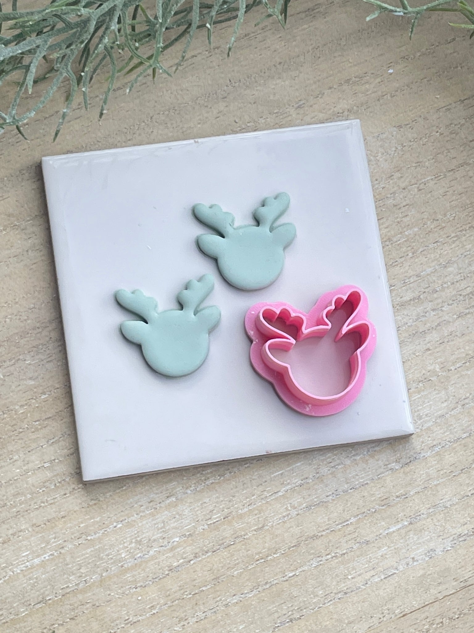 Reindeer round face cutter