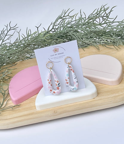 Organic half oval shape earring display