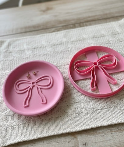 Bow round trinket dish or coaster cutter