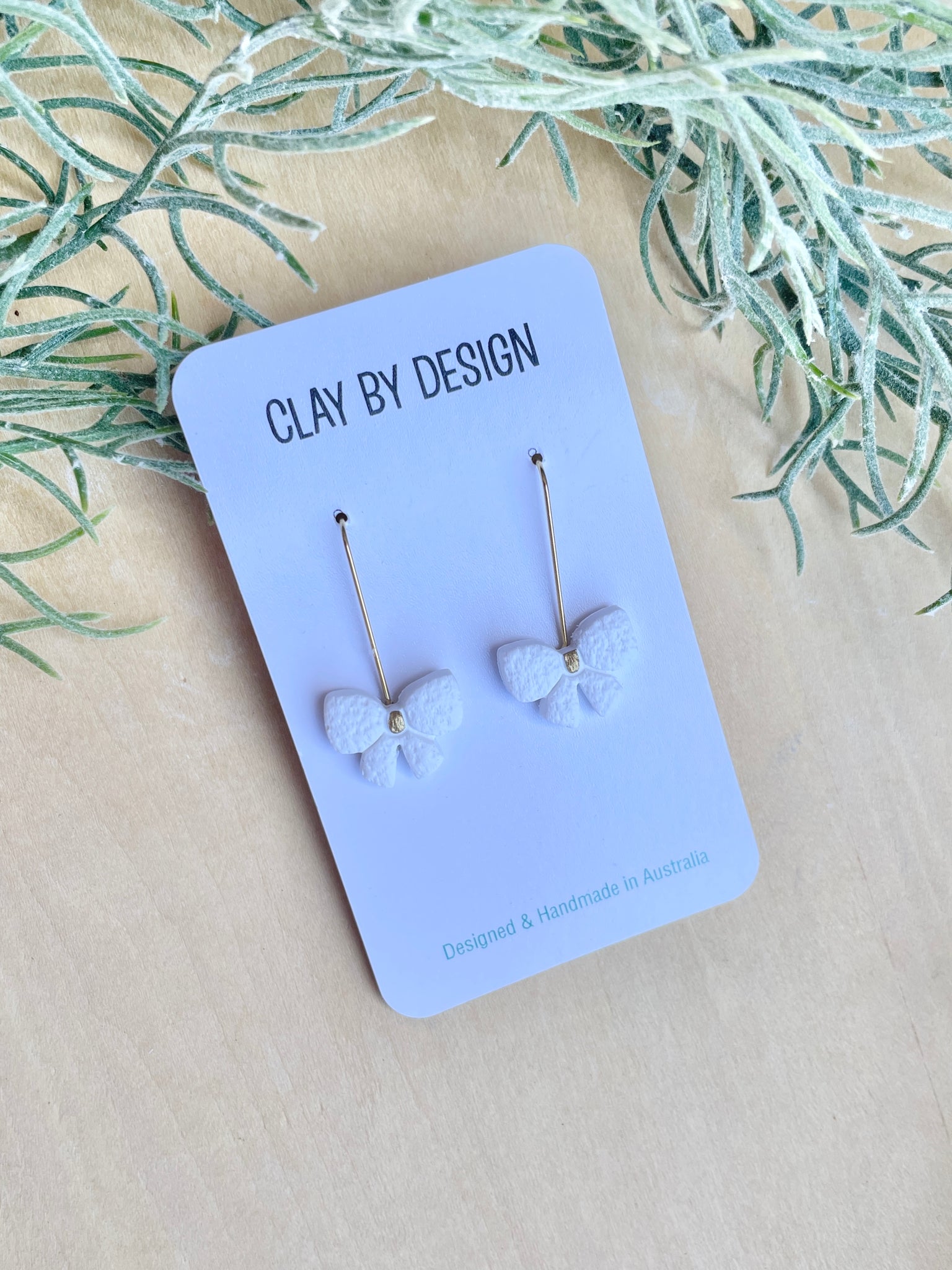 Small Christmas white & gold bow hooks