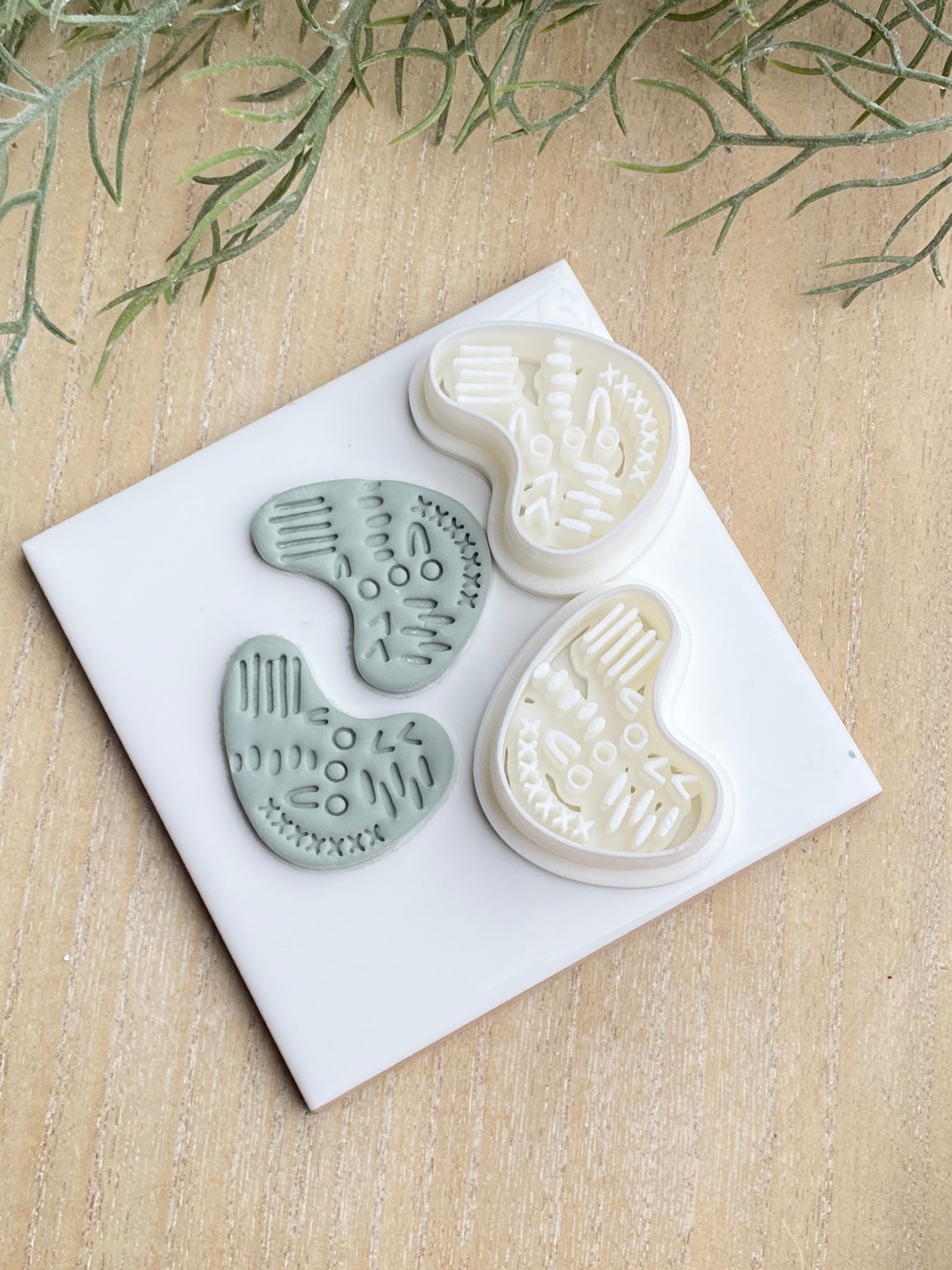 Abstract detail shape cutter mirrored set