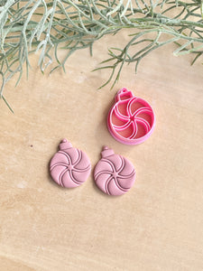 Swirl Ornament cutter