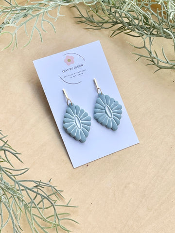 Hydrangea Blue  & white rhombus scallop dangles