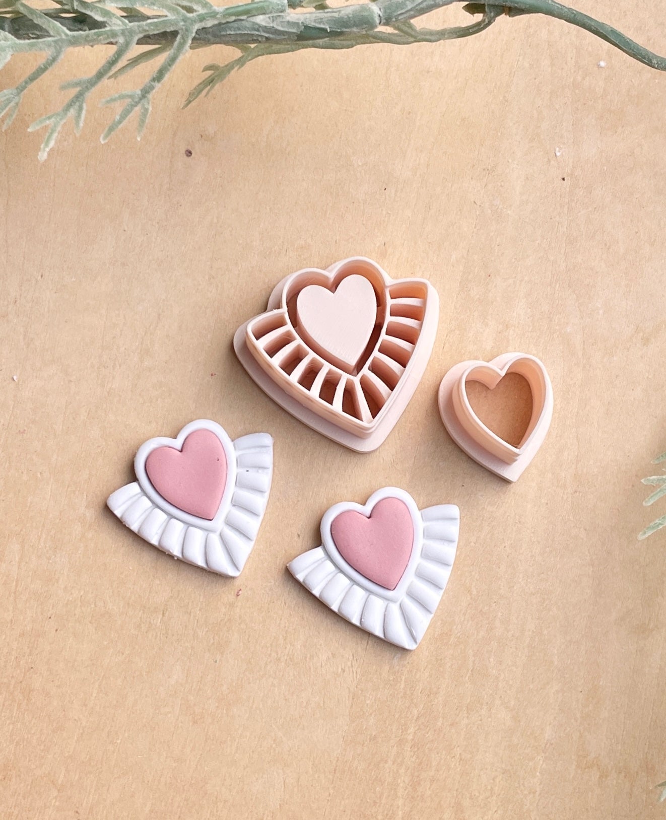 Fan heart bezel set