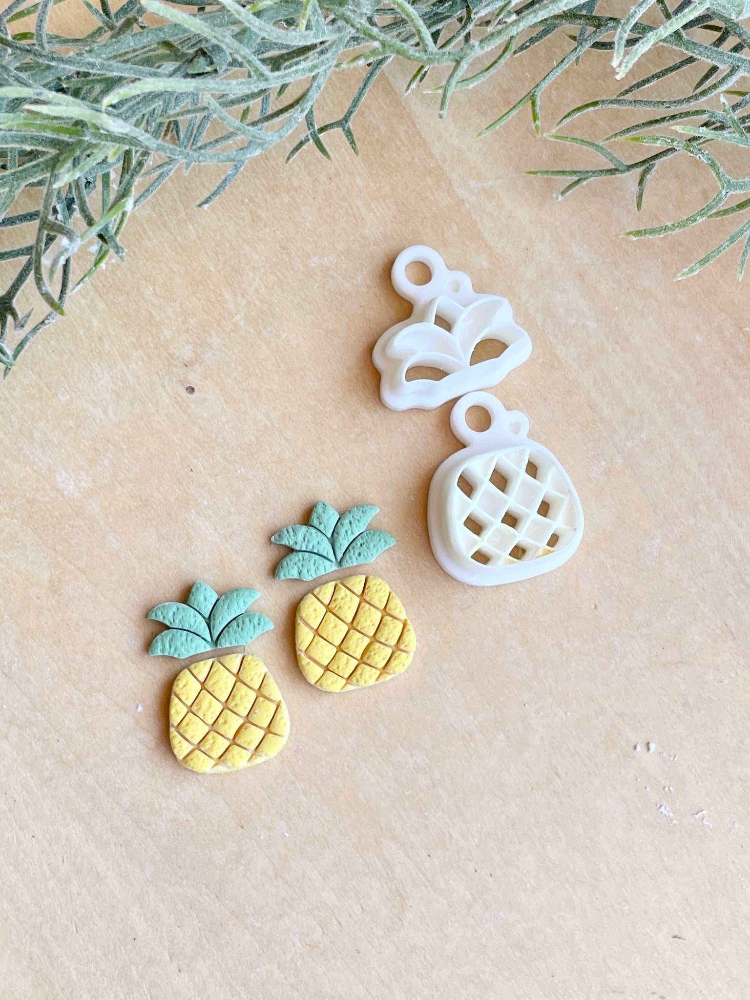 2 piece Pineapple cutters