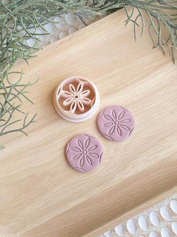 Flower imprint circle cutter