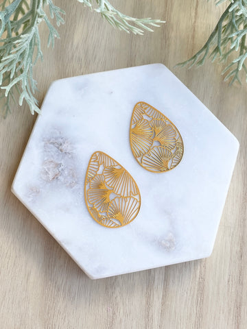 Bright yellow gold ginkgo detail drop charms x 4