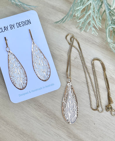 Gold filigree drop earring and necklace set