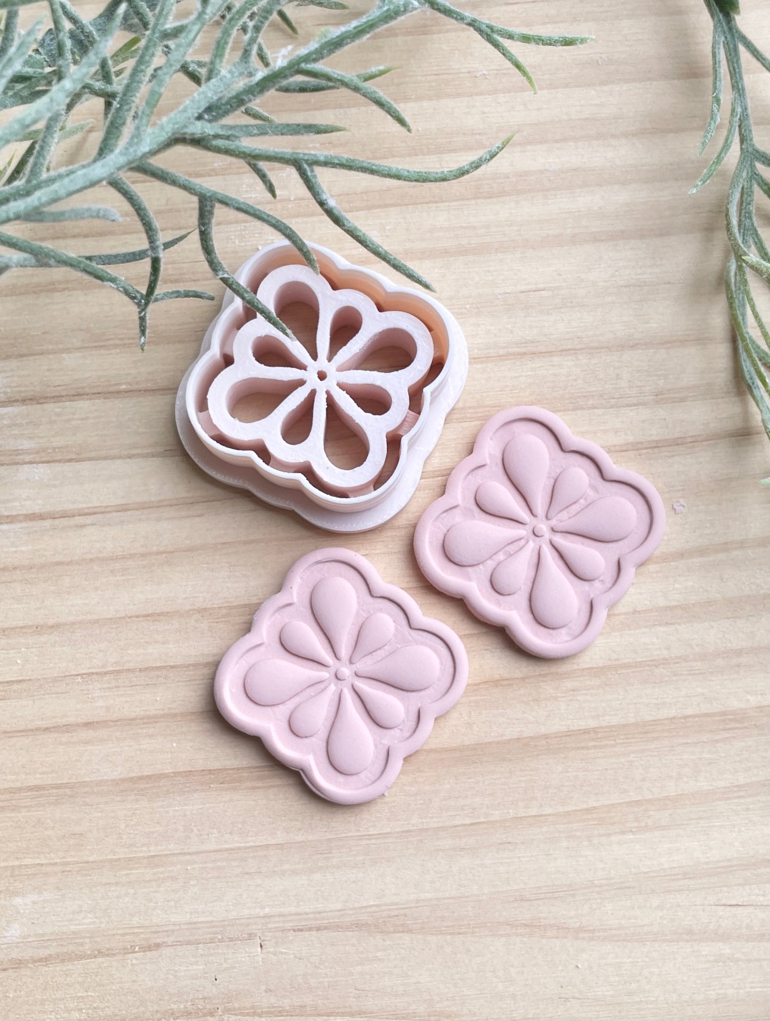 Freya flower imprint cutter