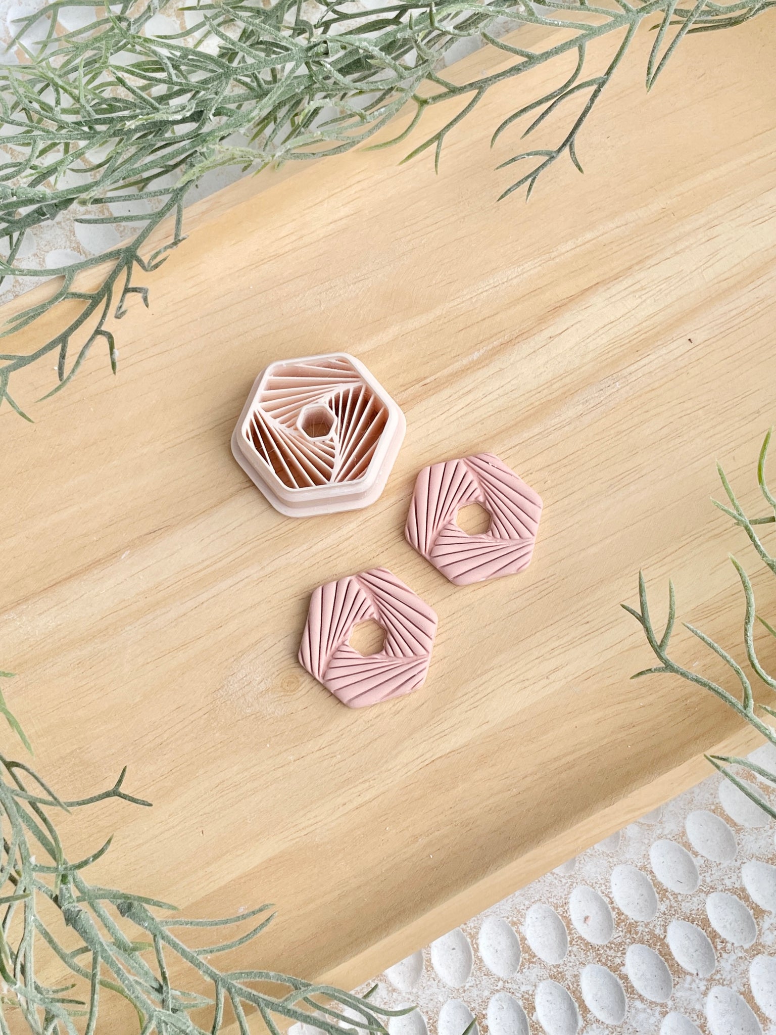 Helena hexagon lined cutter