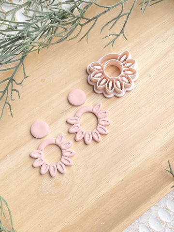 Hanna flower hoop cutter
