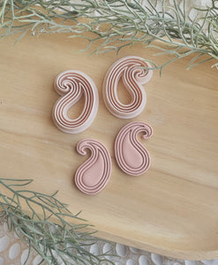 Elegant Paisley lined cutter mirrored set
