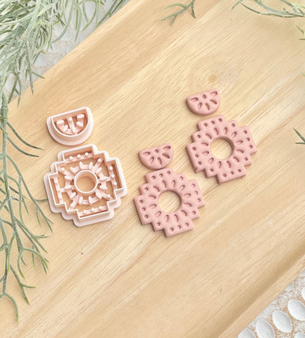 Ainsley detailed cutter set