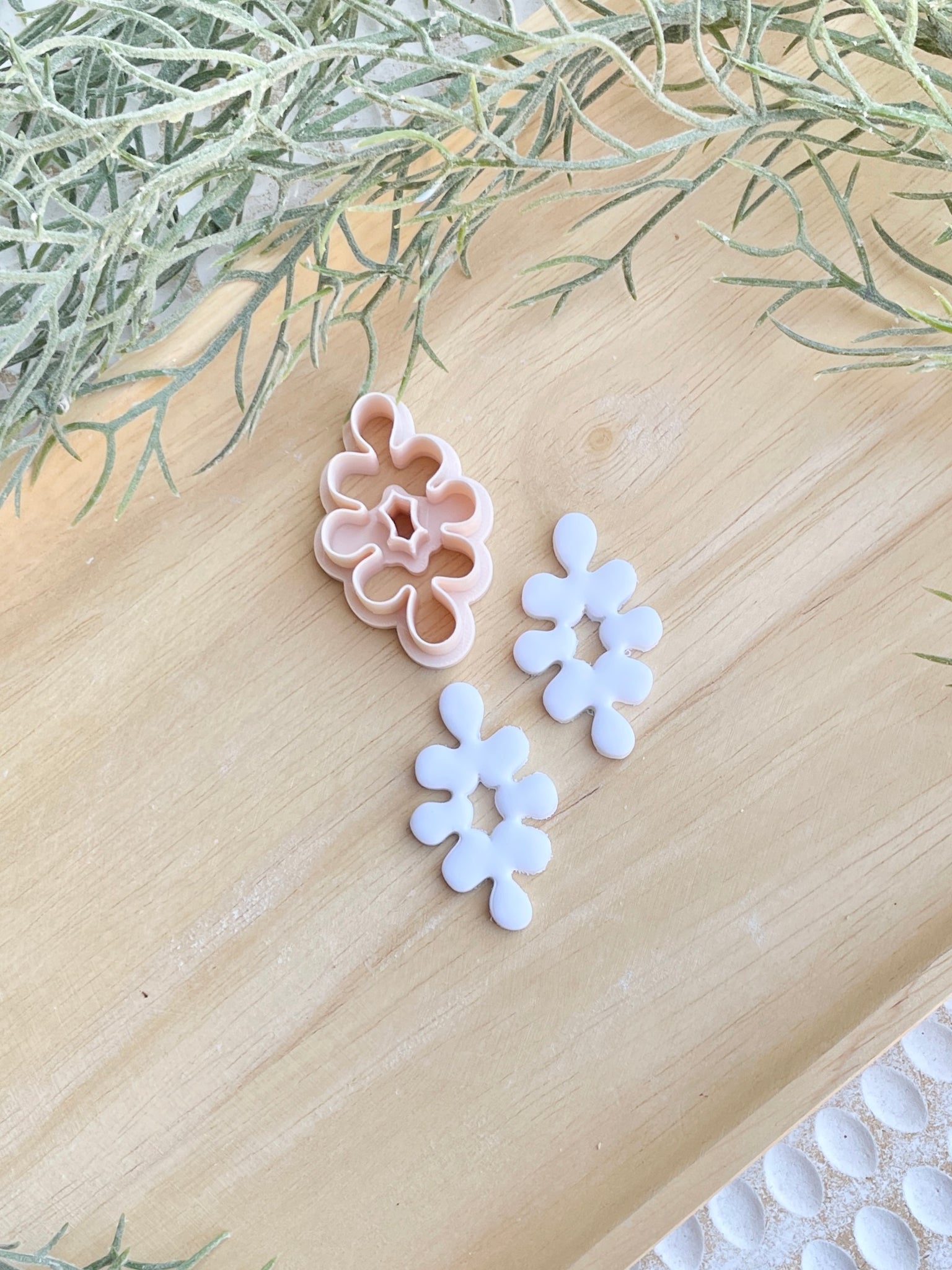 Wendy organic wavy donut cutter