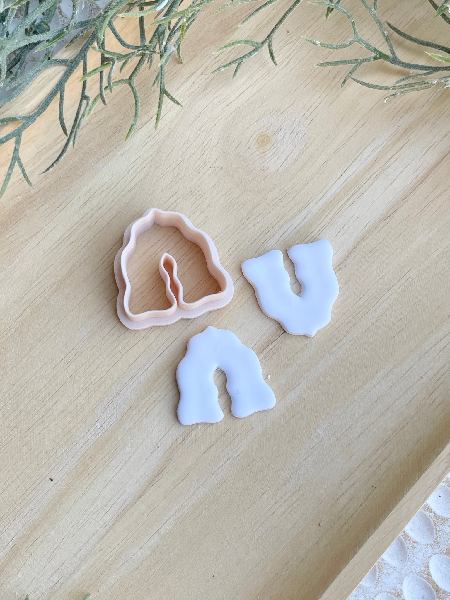 Ariel wavy arch cutter