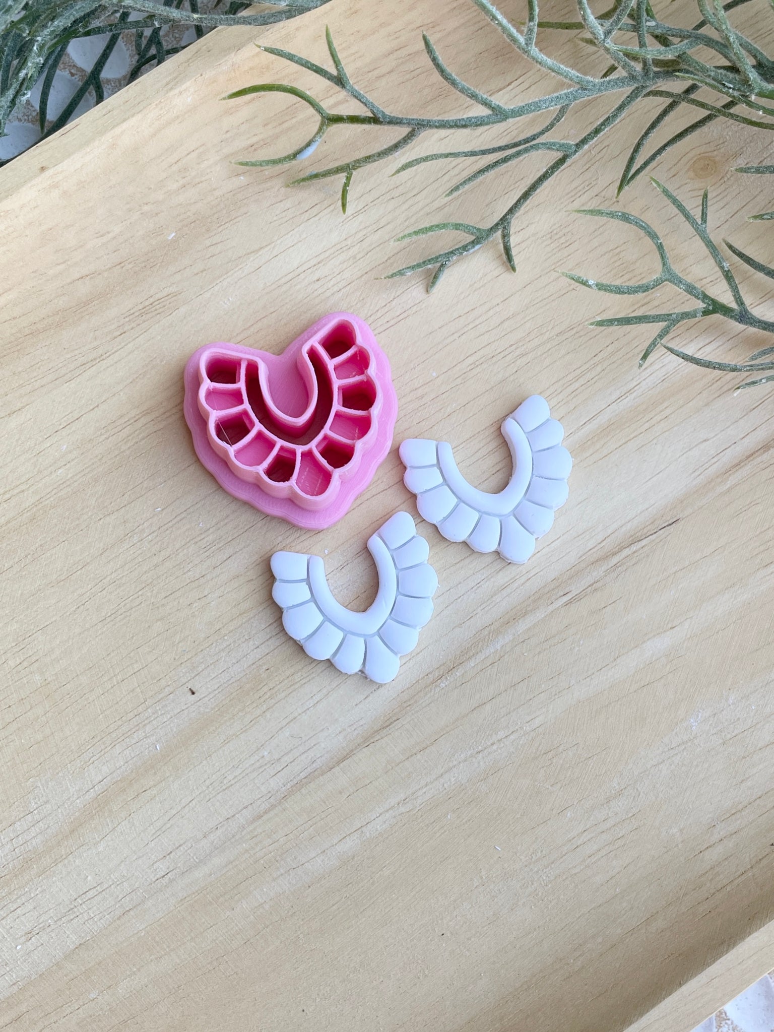 Chrissy scallop cutter