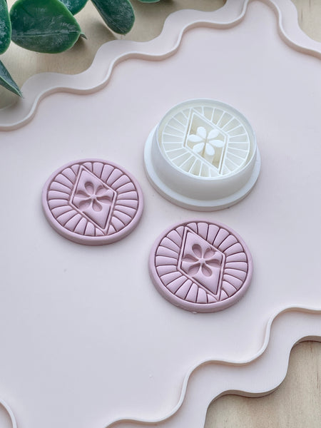 Moderna cutter