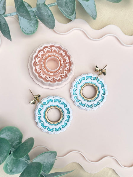 Bow wreath cutter