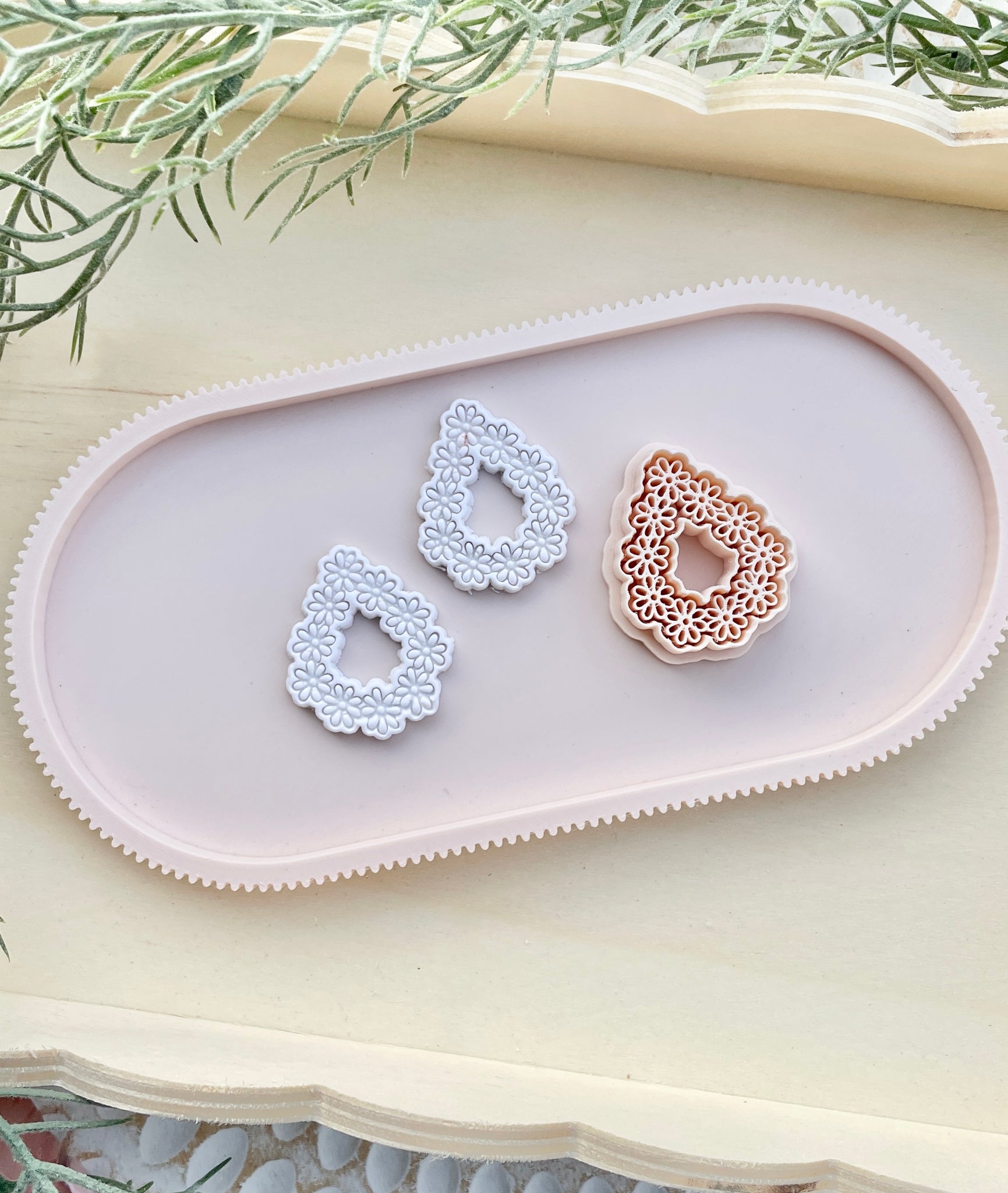 Daisy drop imprint cutter