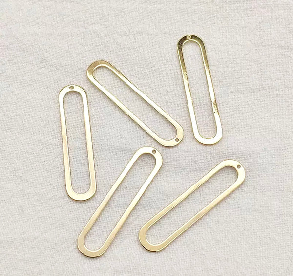 K Gold (light gold) plated long oblong charm x 6 pieces.