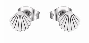 Shell - silver plated stainless steel studs - 1 pair