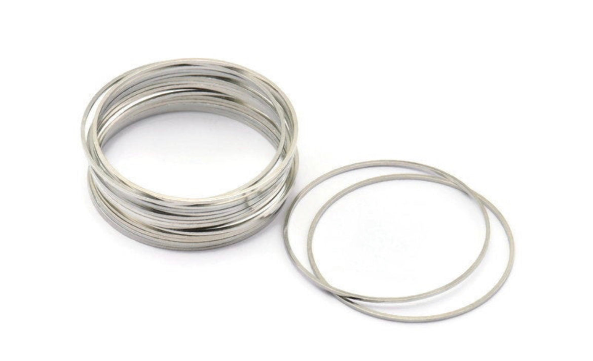 Bright silver tone circle 2cm charm connector x 8 pieces